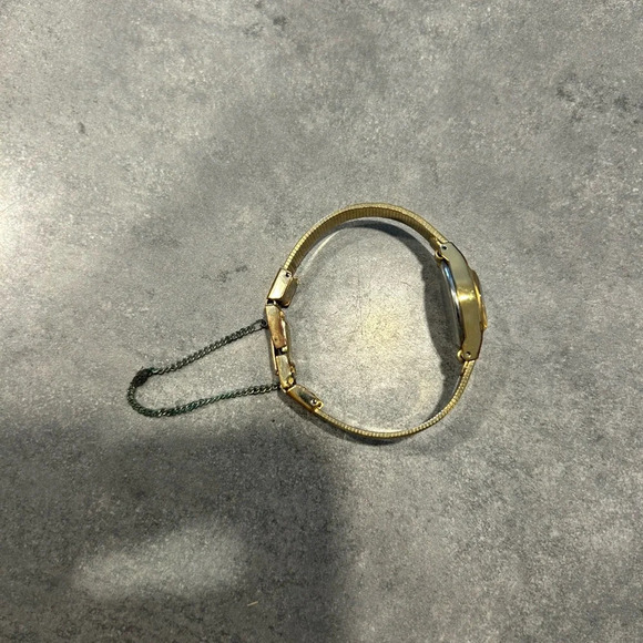 Seiko Quartz Vintage Gold Watch - Picture 4 of 7